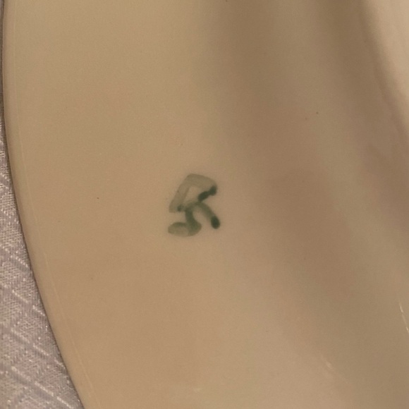 Hartstone 11” Dinner Plates. Provincial Posy pattern. Set of 2 - Picture 4 of 5